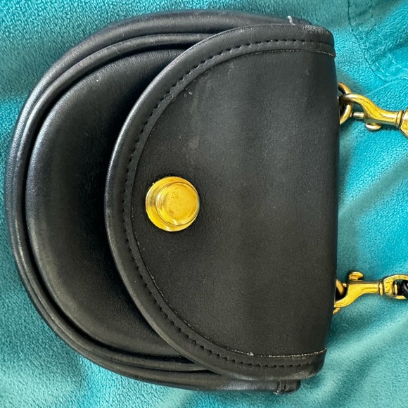 Vintage Coach Black Leather Turnlock Crossbody/Mini Belt Bag 9826 - Picture 6 of 10